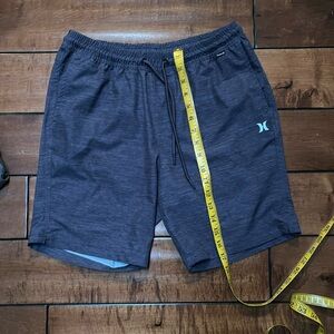 Men’s Hurley brand elastic waist with drawstring front pocket size small